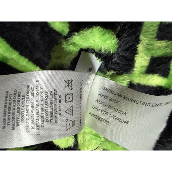 Minecraft Creeper Kids Bathrobe Size 6 - Great Robe! - Picture 2 of 4